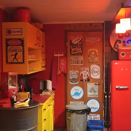 Appartement Pit Stop Gas Station *