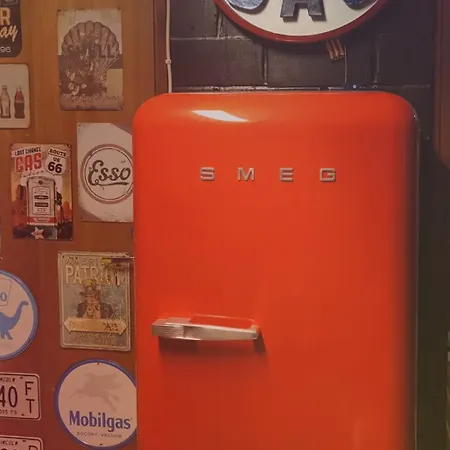 Pit Stop Gas Station アパート *